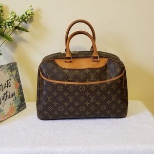 LV deauville aunthentic